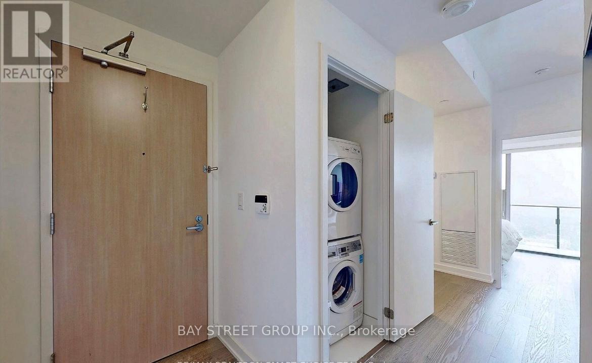 11 Wellesley Street West — photo 4