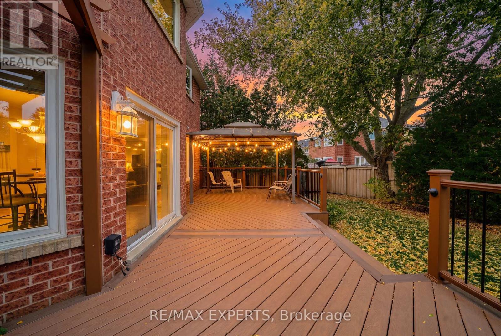 231 Mossbrook Square — photo 44