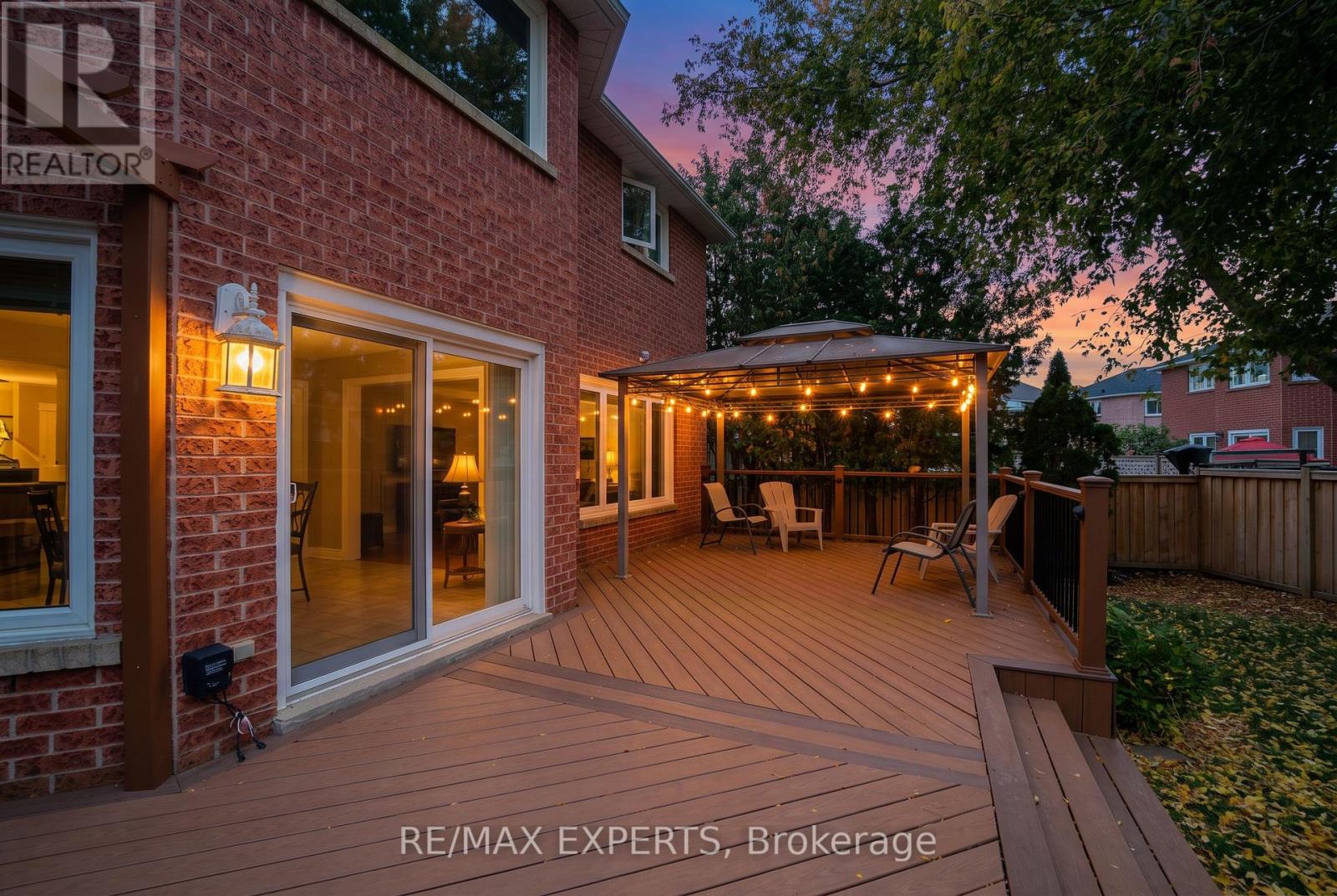 231 Mossbrook Square — photo 45
