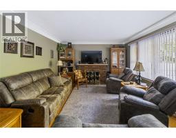 Recreation room - 16 Indian Creek Road West, Chatham, ON N7M2E1 Photo 7