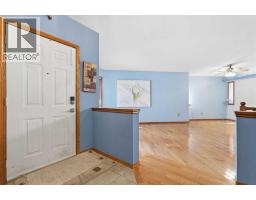 3pc Bathroom - 866 Applewood Drive Se, Calgary, AB T2A7R6 Photo 9