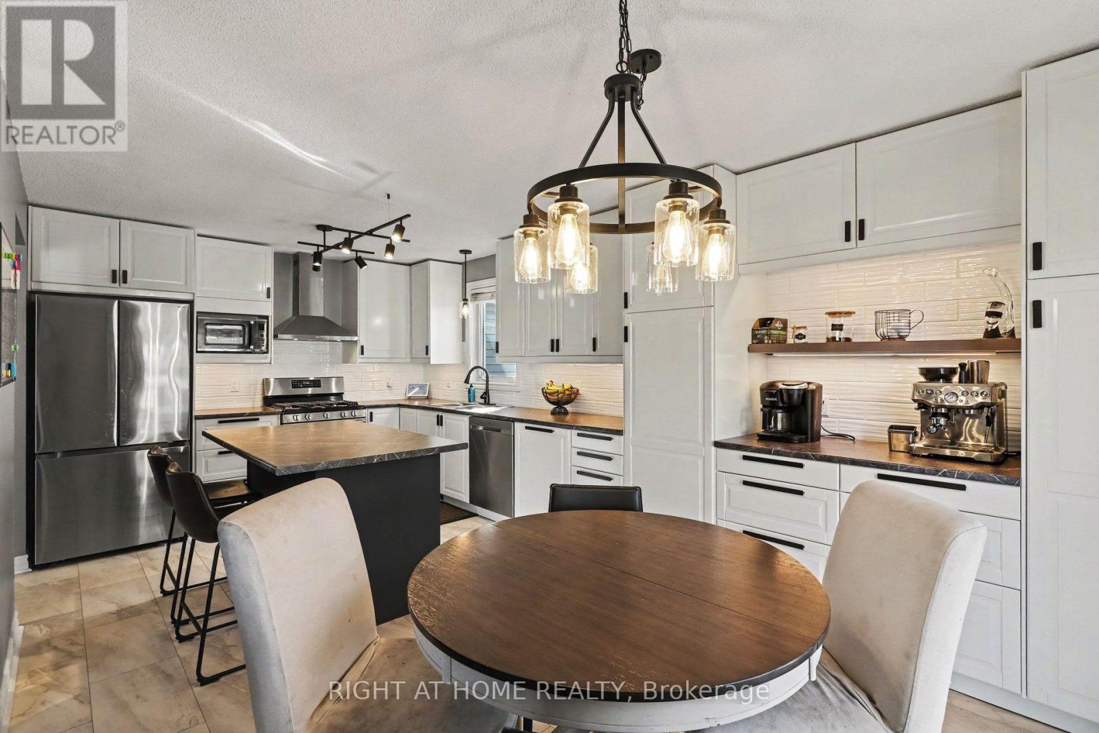 165 Dorina Sarazin Crescent — photo 10