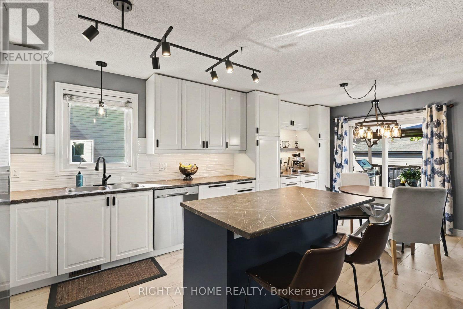 165 Dorina Sarazin Crescent — photo 13