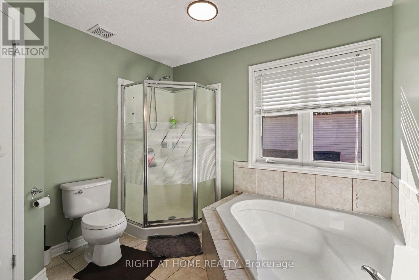 165 Dorina Sarazin Crescent — photo 20