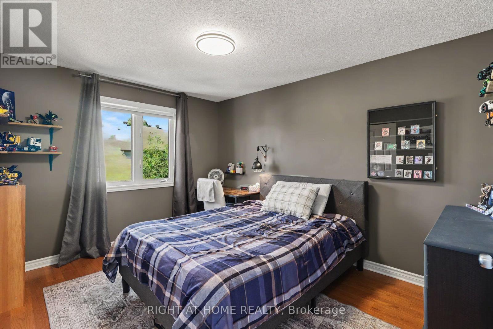 165 Dorina Sarazin Crescent — photo 21