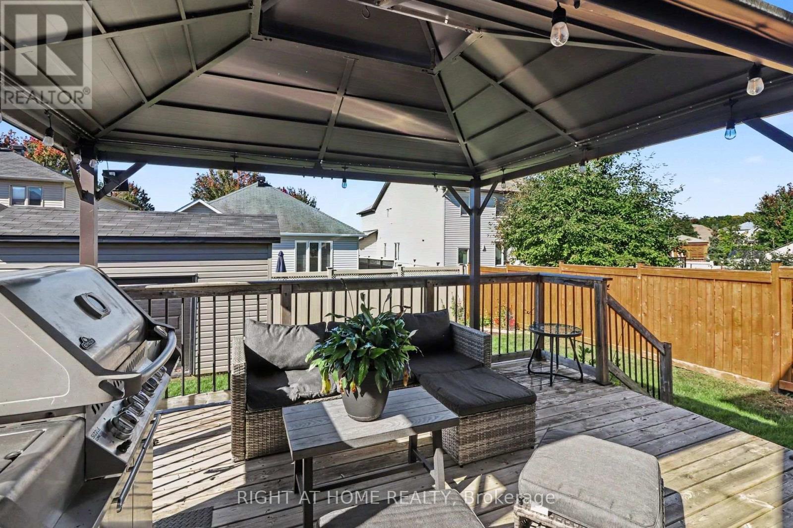 165 Dorina Sarazin Crescent — photo 31