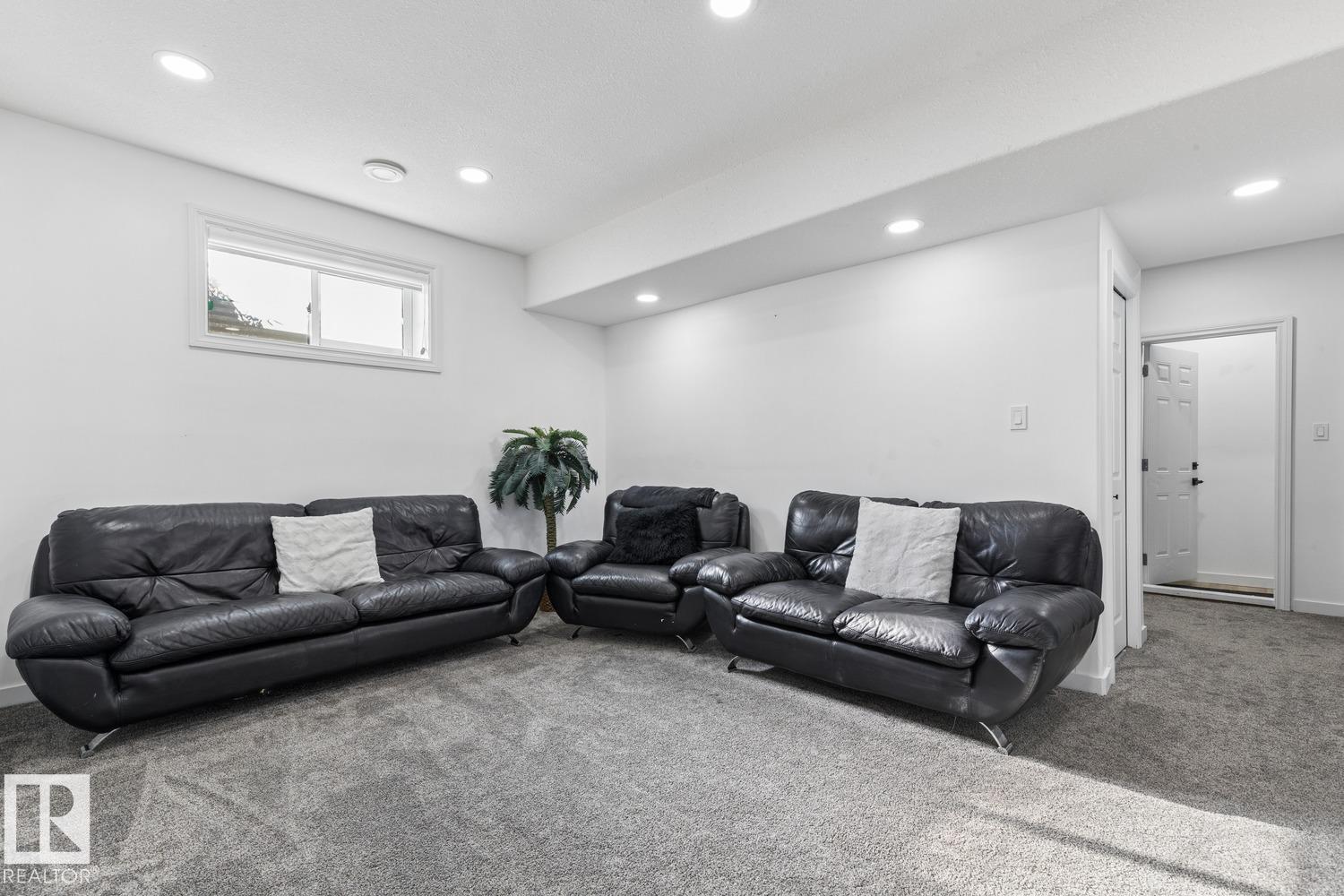 15803 95 Street NW, photo 47