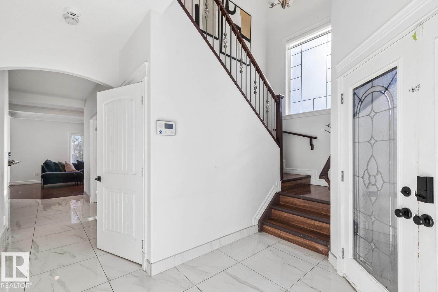 15803 95 Street NW, photo 4