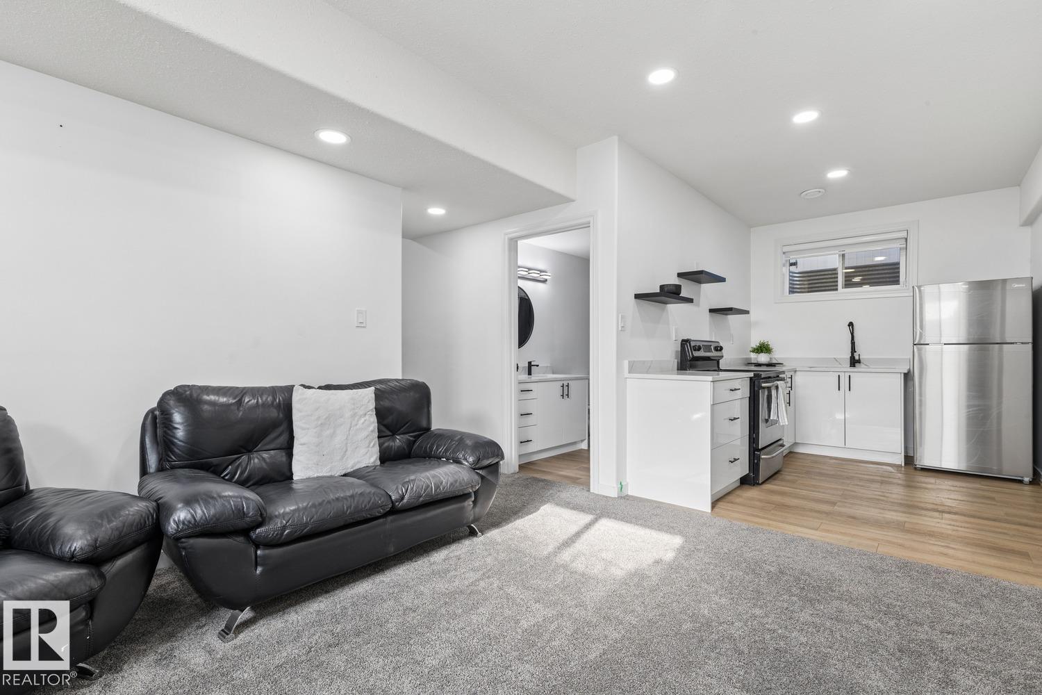 15803 95 Street NW, photo 48