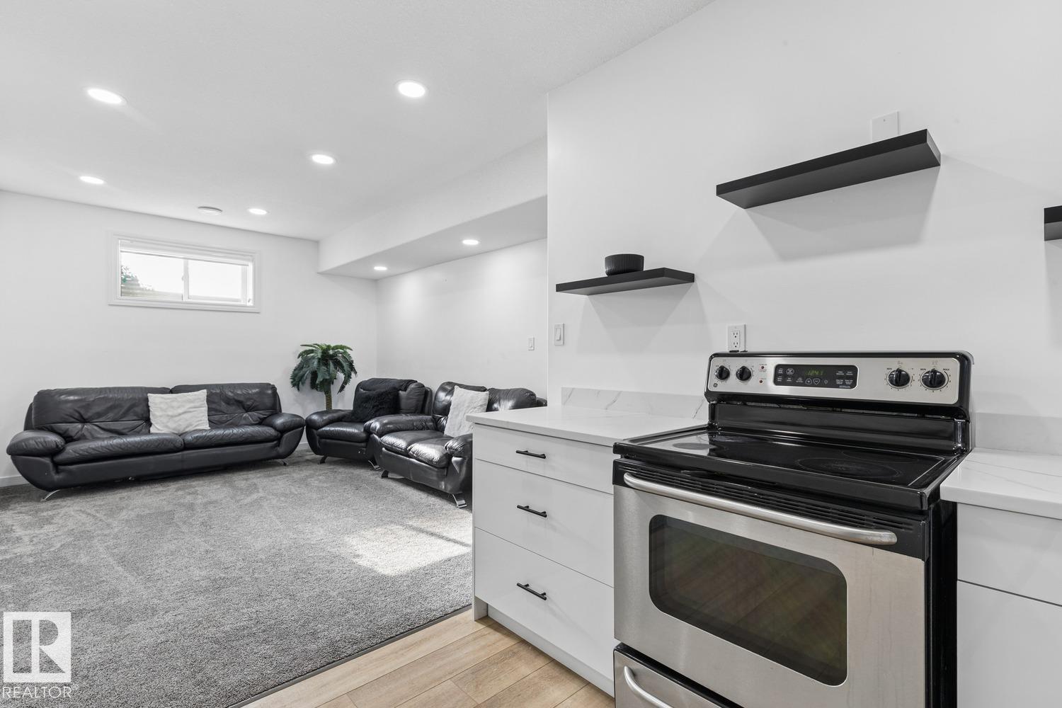 15803 95 Street NW, photo 51