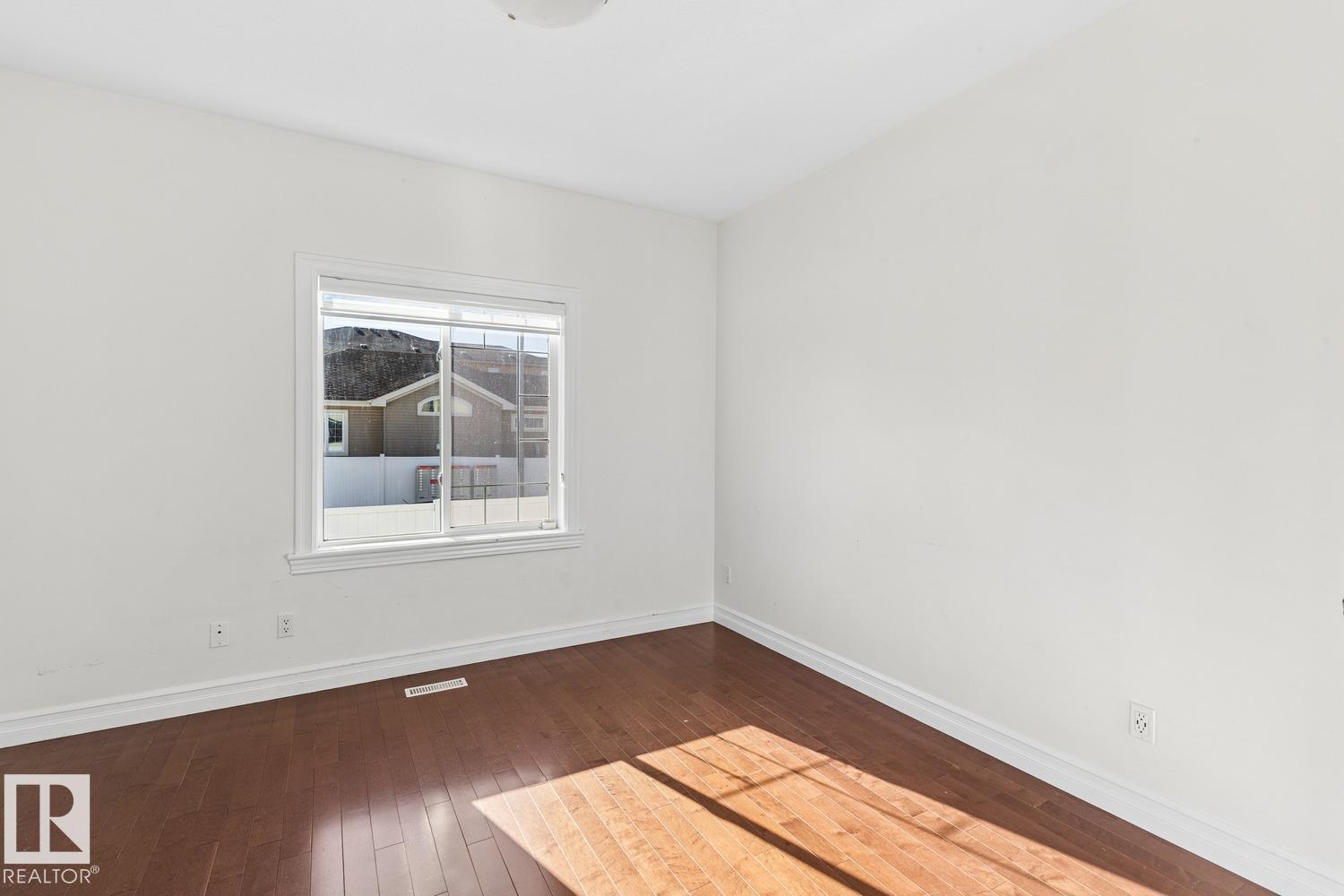 15803 95 Street NW, photo 5