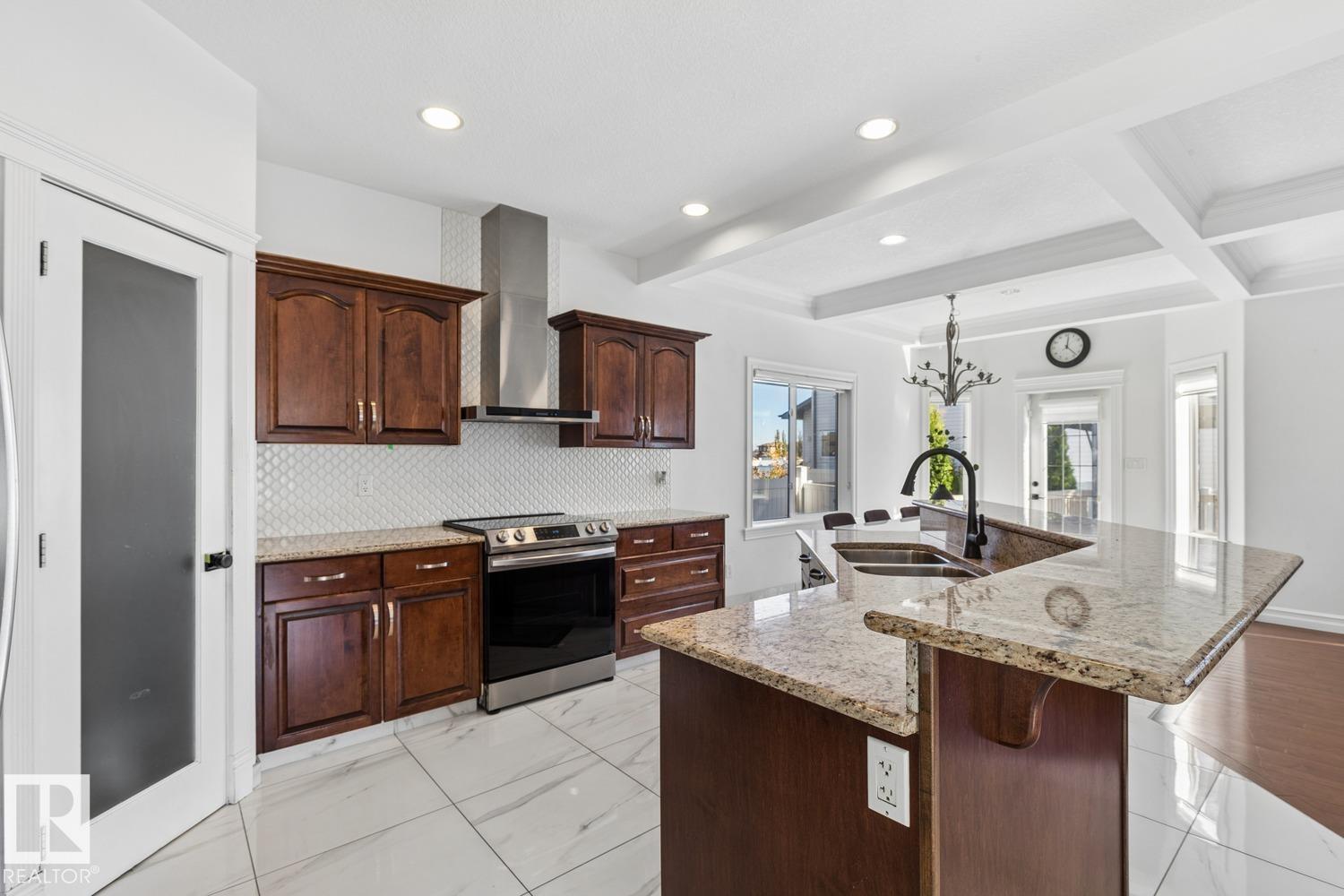 15803 95 Street NW, photo 8