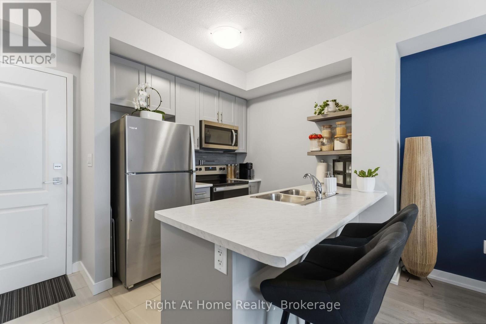 #321 460 DUNDAS STREET E - 12