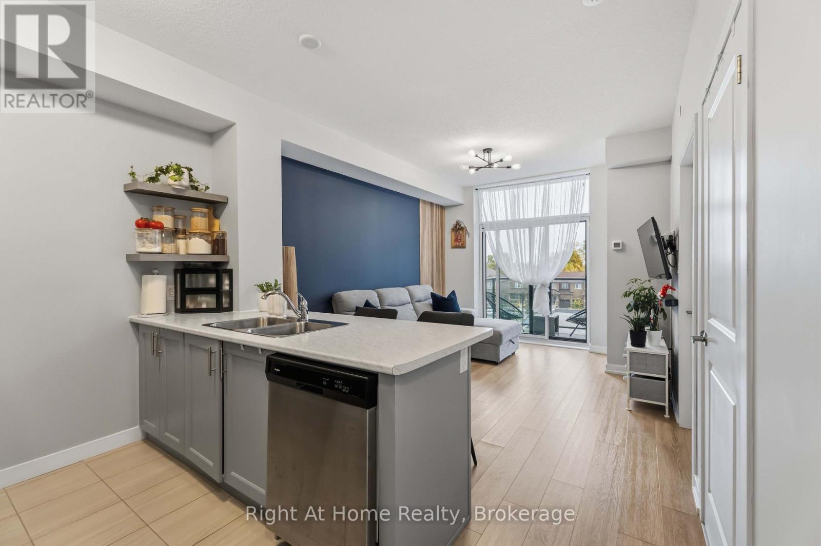 #321 460 DUNDAS STREET E - 7
