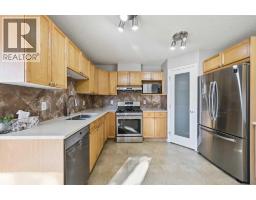4pc Bathroom - 33 Saddlebrook Common Ne, Calgary, AB T3J0K1 Photo 6