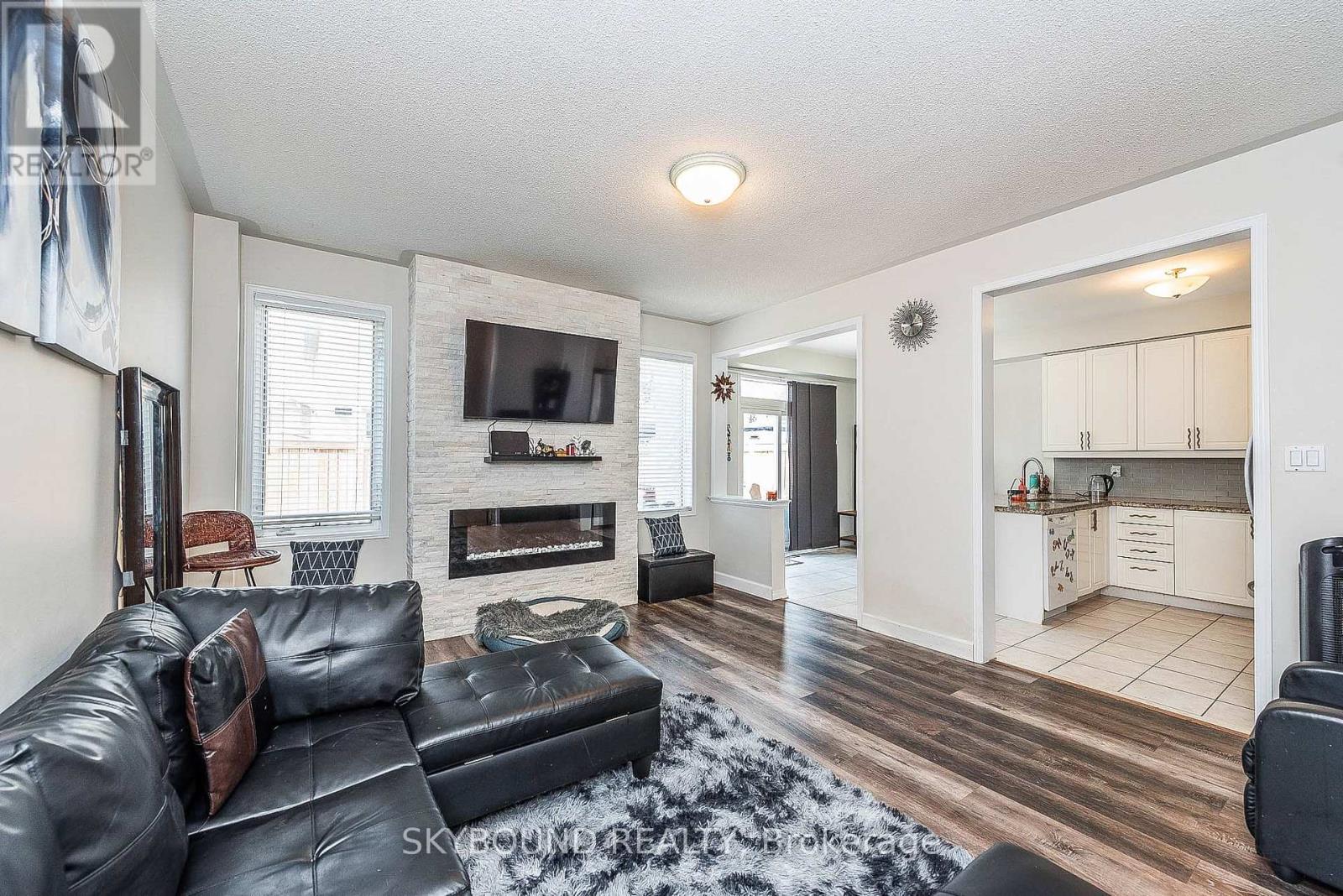 66 SKYLARK DRIVE - 10