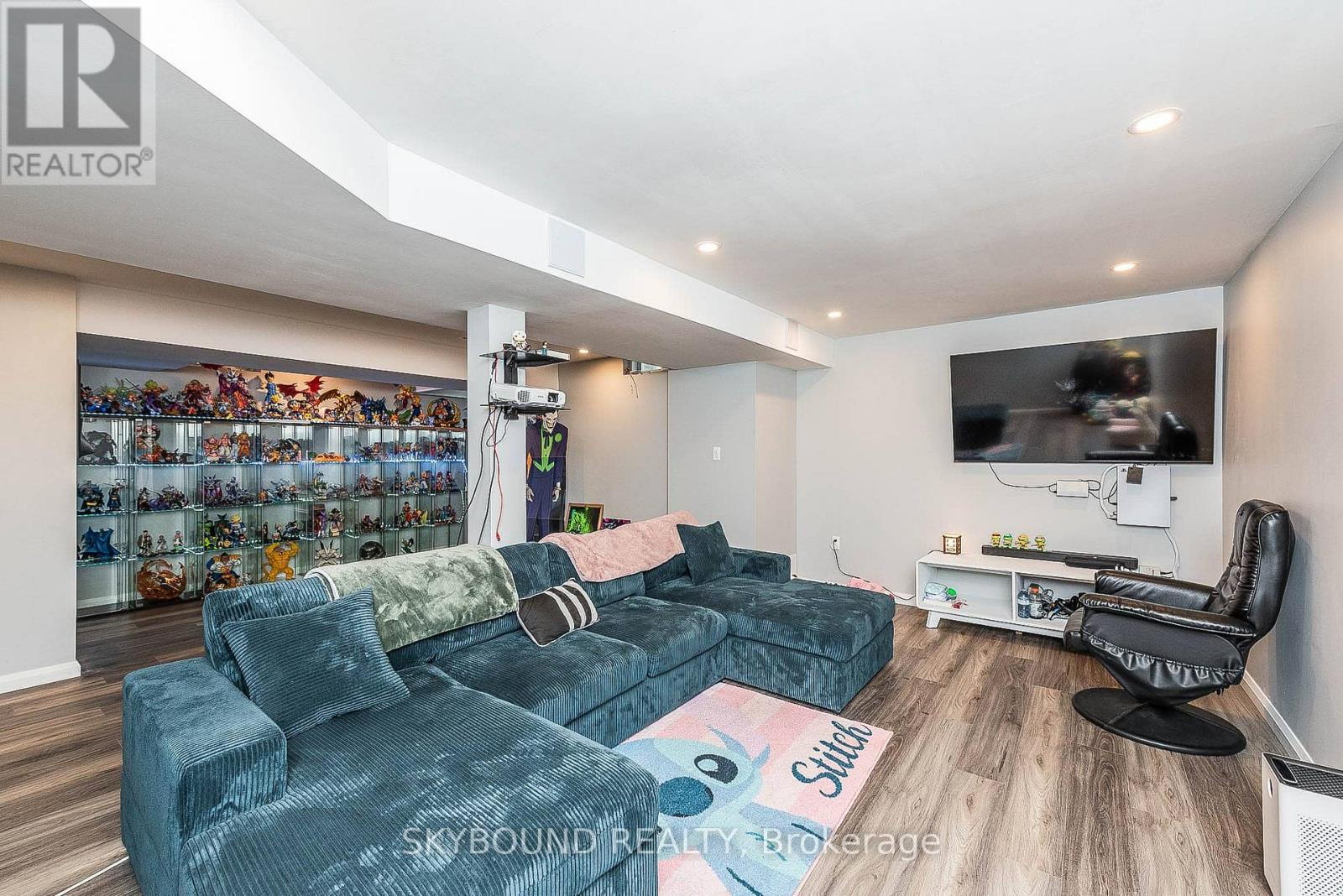 66 SKYLARK DRIVE - 29