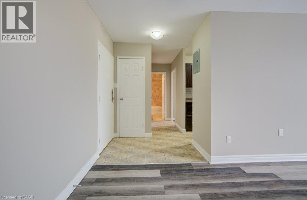 390 ADMIRAL Drive Unit# 306, London — photo 5