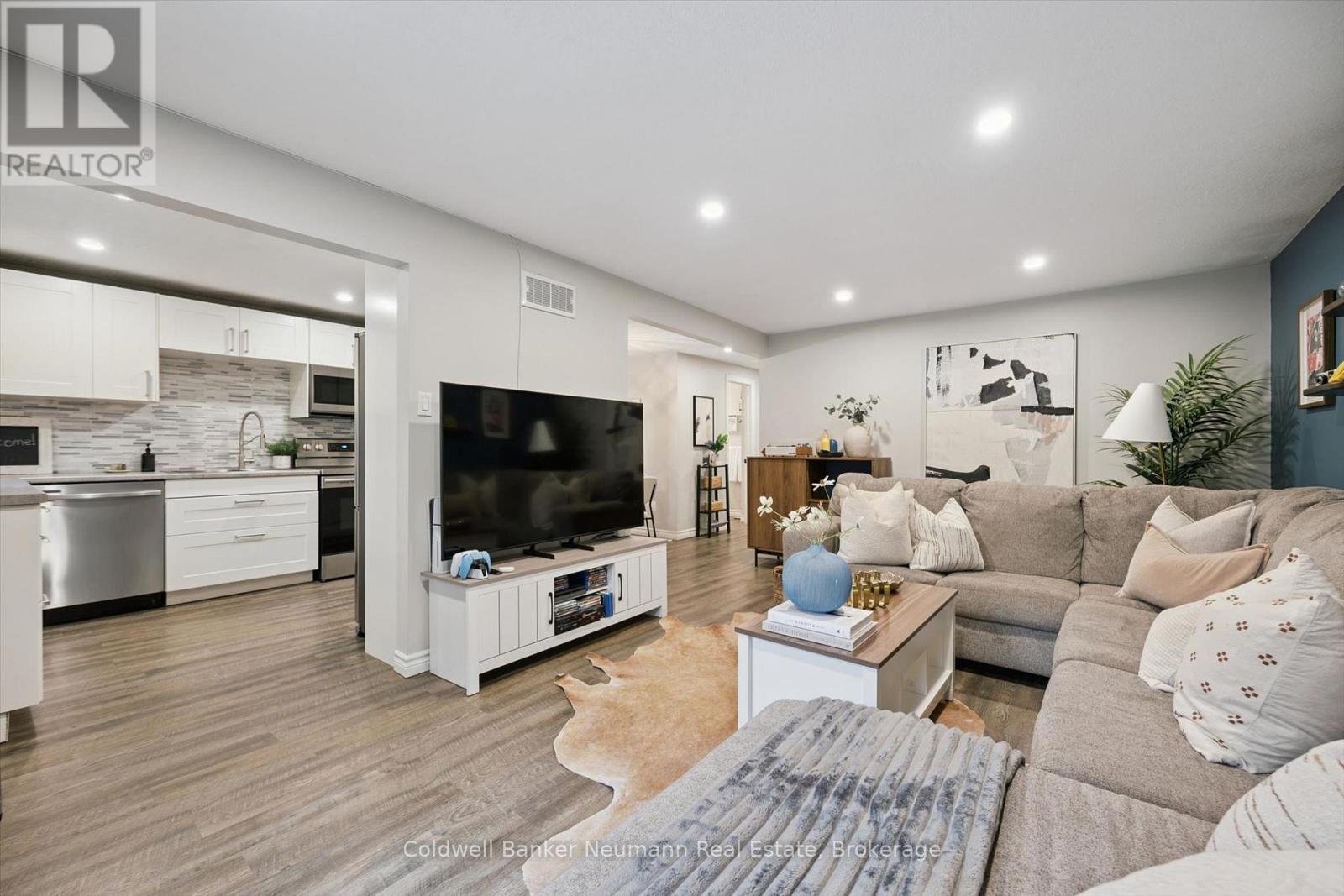 27 Aspen Valley Crescent — photo 13