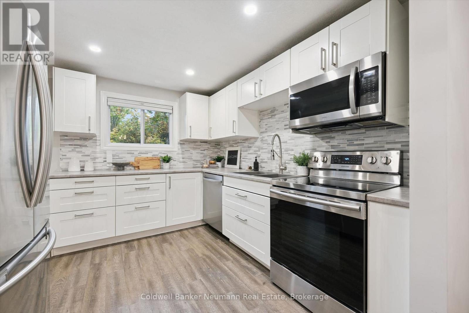 27 Aspen Valley Crescent — photo 15