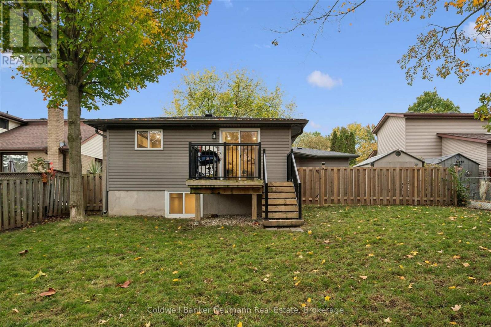 27 Aspen Valley Crescent — photo 31