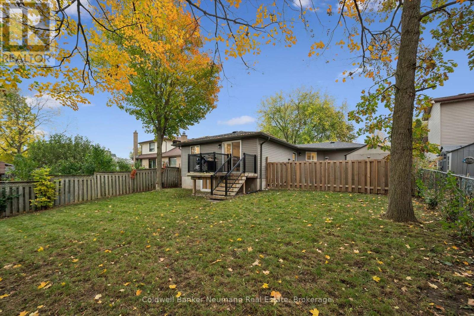 27 Aspen Valley Crescent — photo 32
