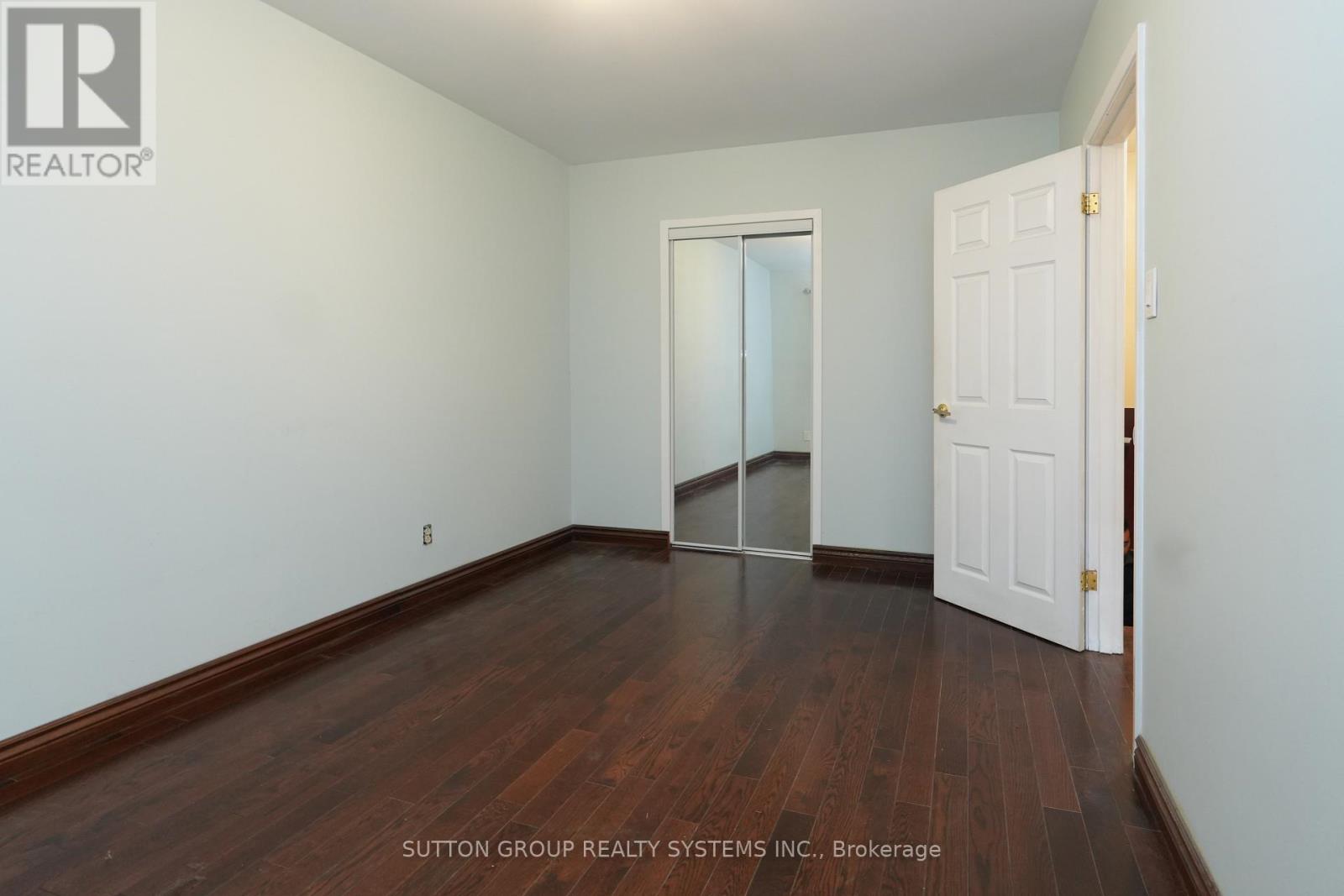 2337 Padstow Crescent — photo 11
