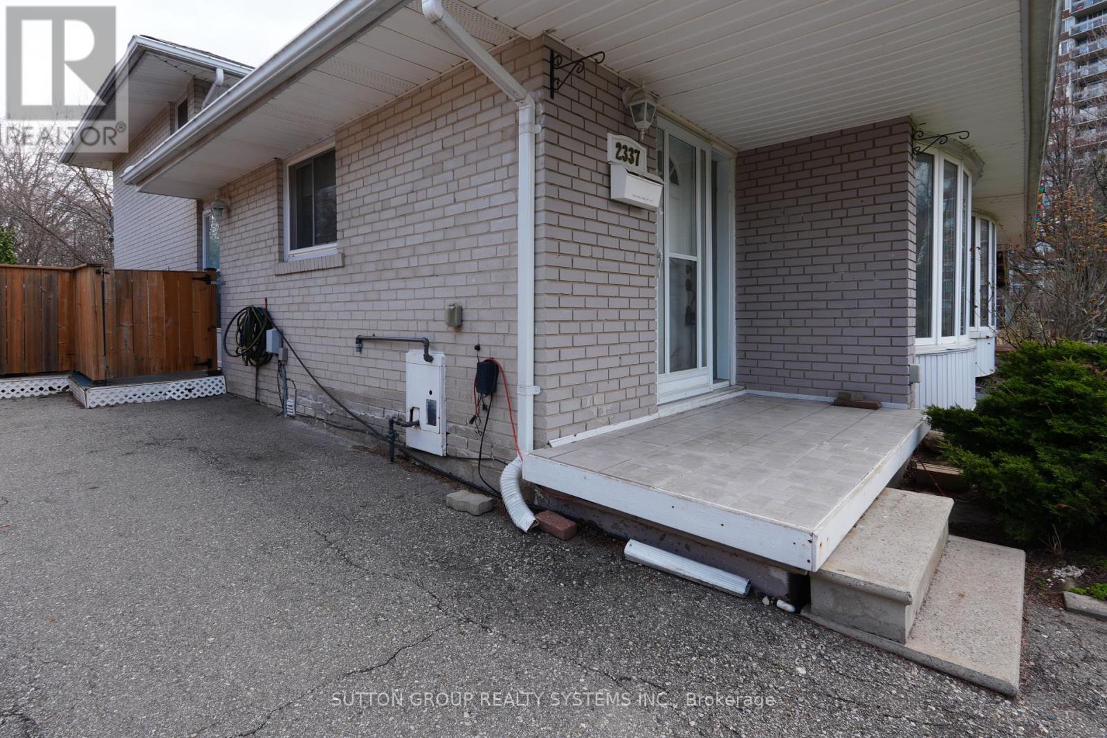 2337 Padstow Crescent — photo 22