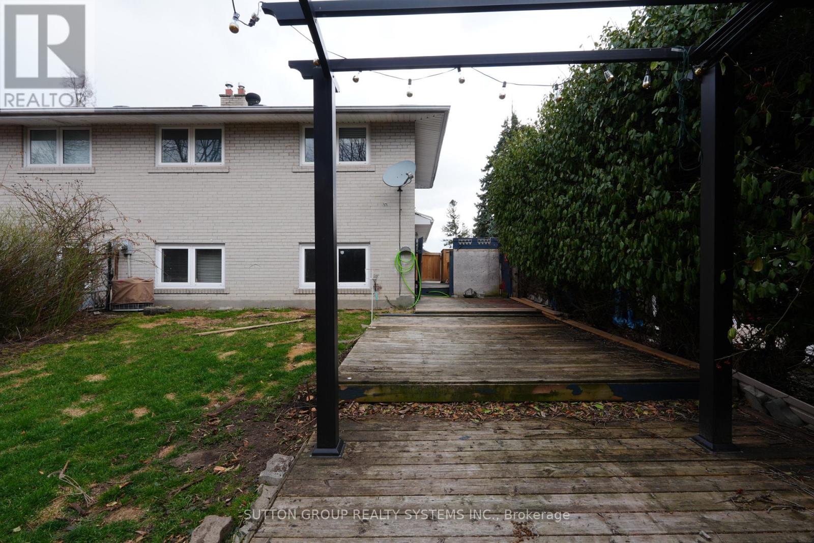 2337 Padstow Crescent — photo 25