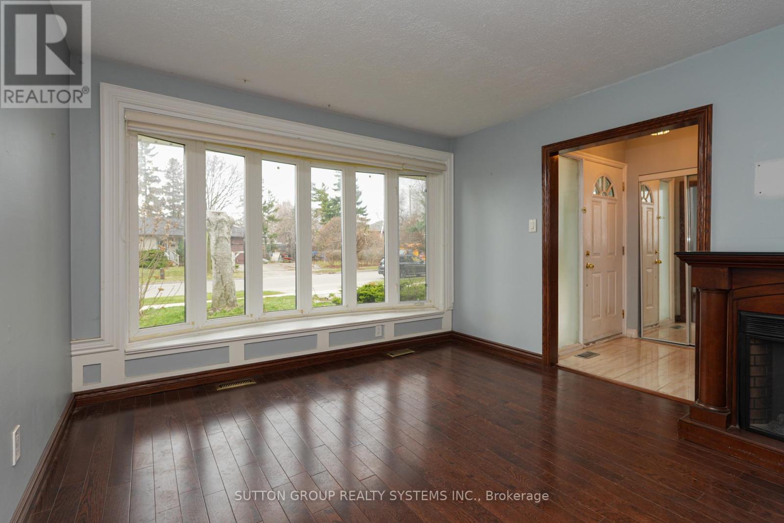 2337 Padstow Crescent — photo 4