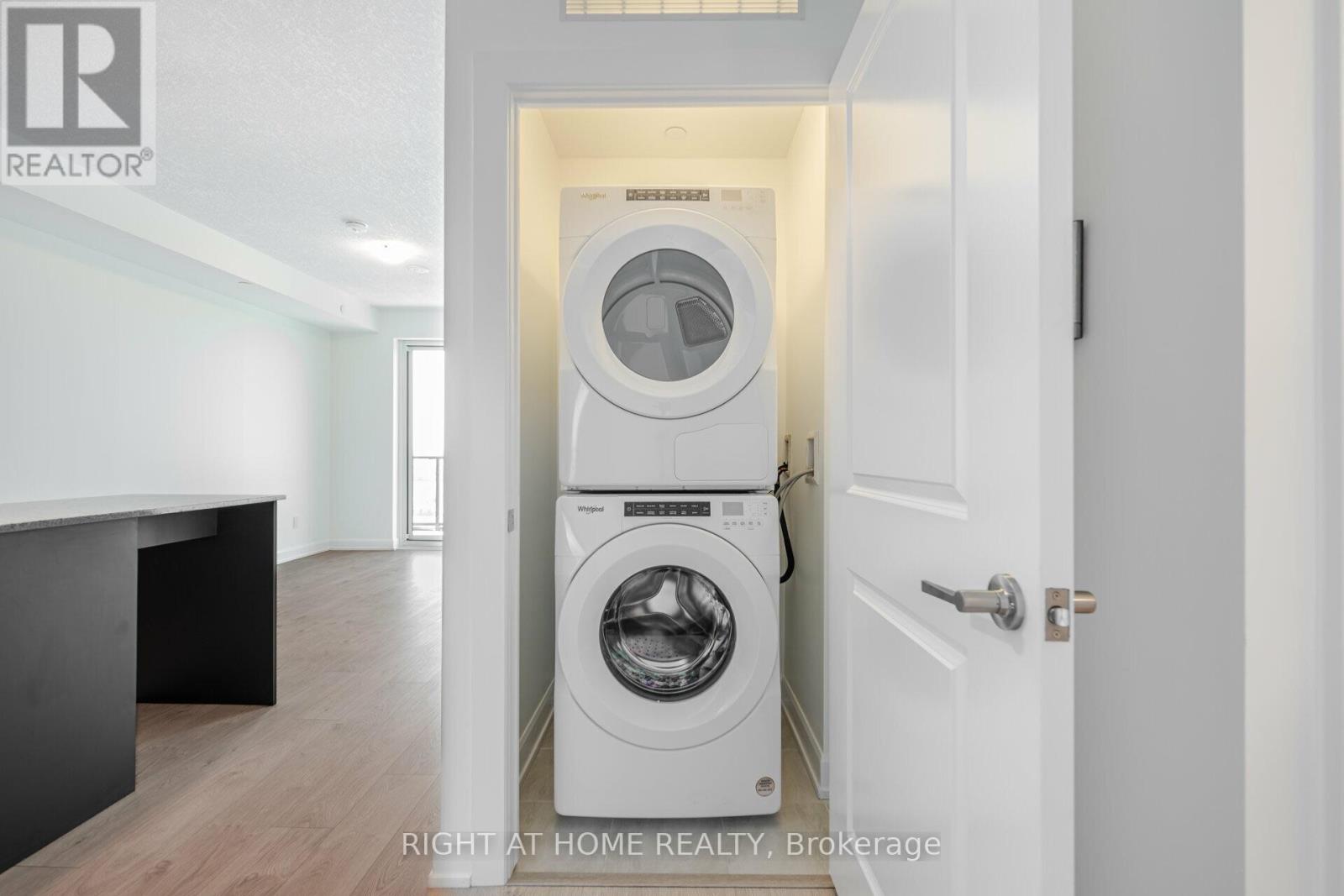 3220 William Coltson Avenue — photo 14
