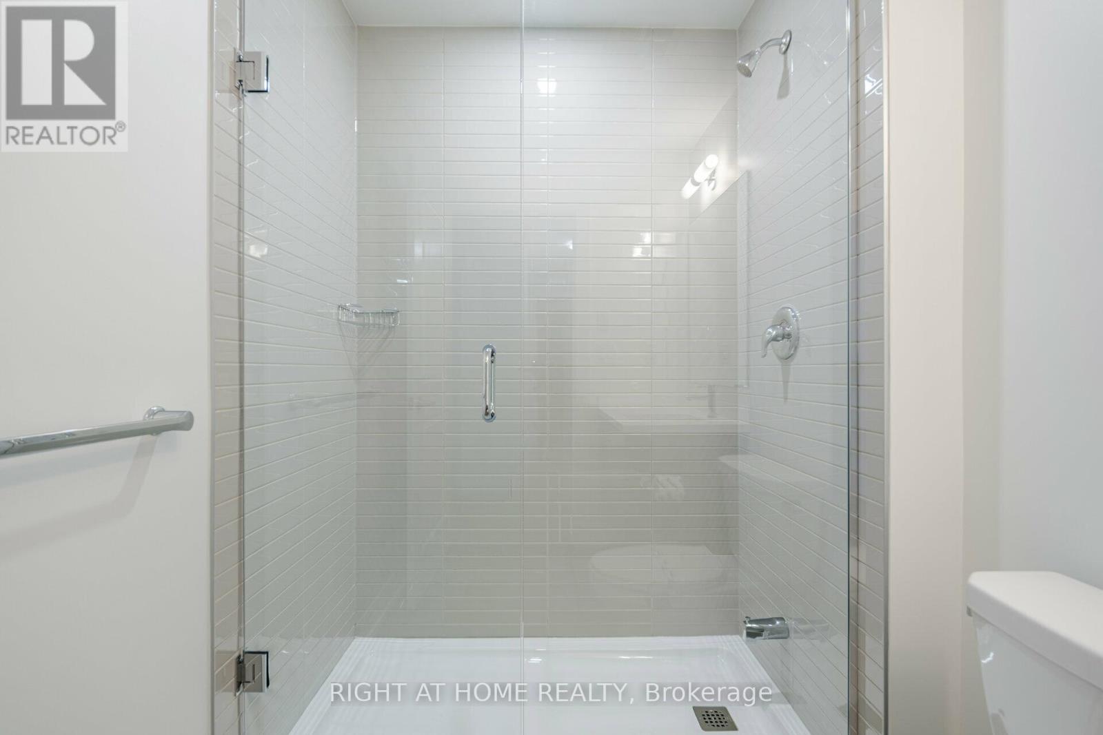 3220 William Coltson Avenue — photo 16