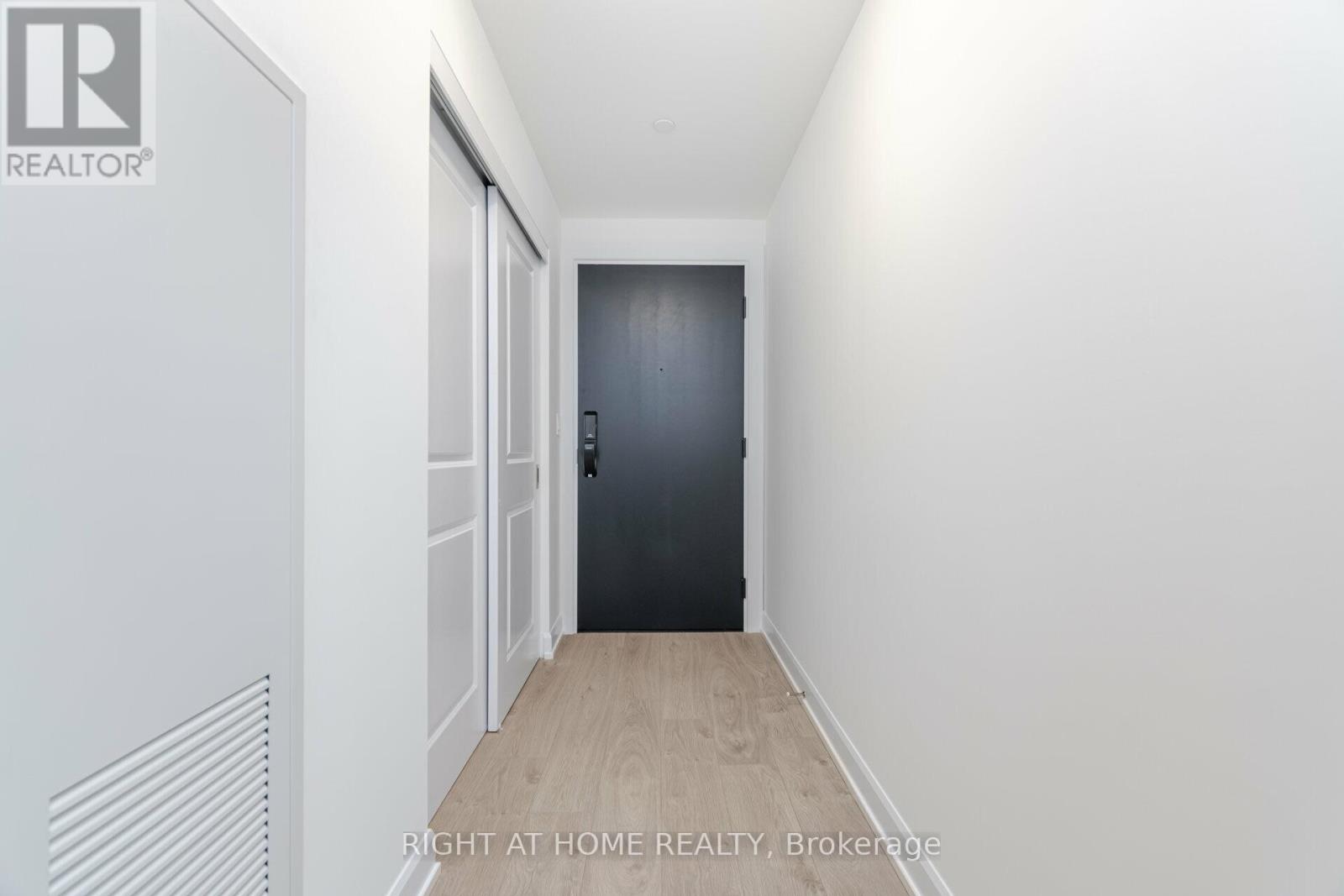 3220 William Coltson Avenue — photo 18
