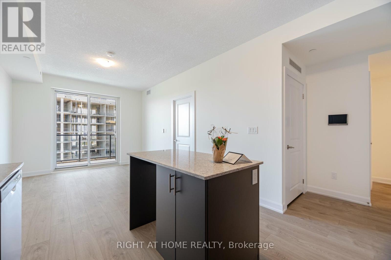 1806 - 3220 WILLIAM COLTSON AVENUE, Oakville (JM Joshua Meadows) — photo 6