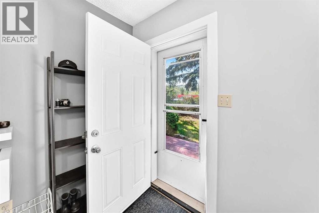 8512 33 Avenue NW - photo 40