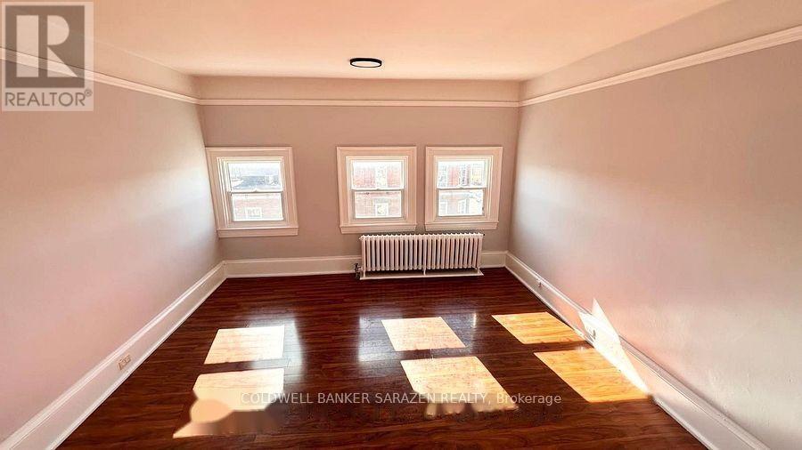 2 Russell Street East — photo 16