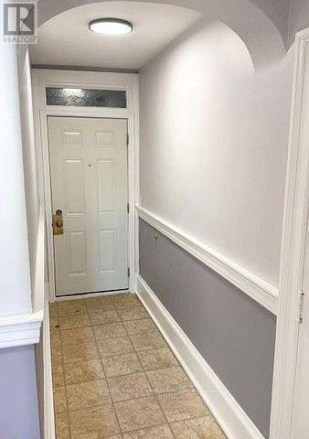 2 Russell Street East — photo 2