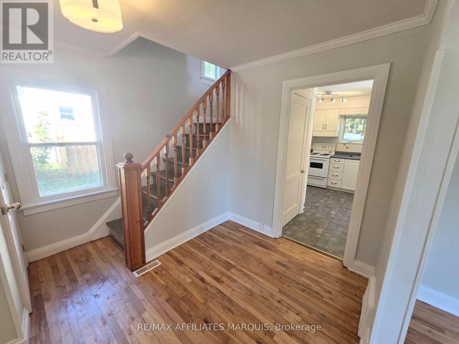 17 Maple Avenue North — photo 21