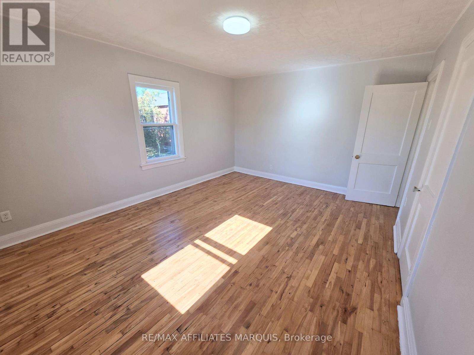 17 Maple Avenue North — photo 25
