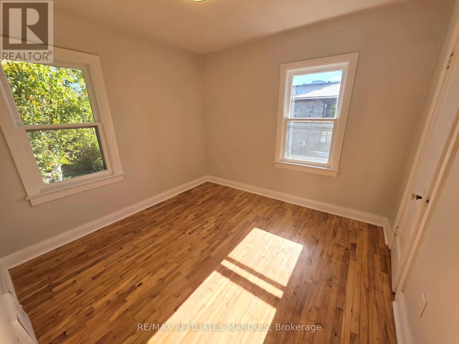 17 Maple Avenue North — photo 26