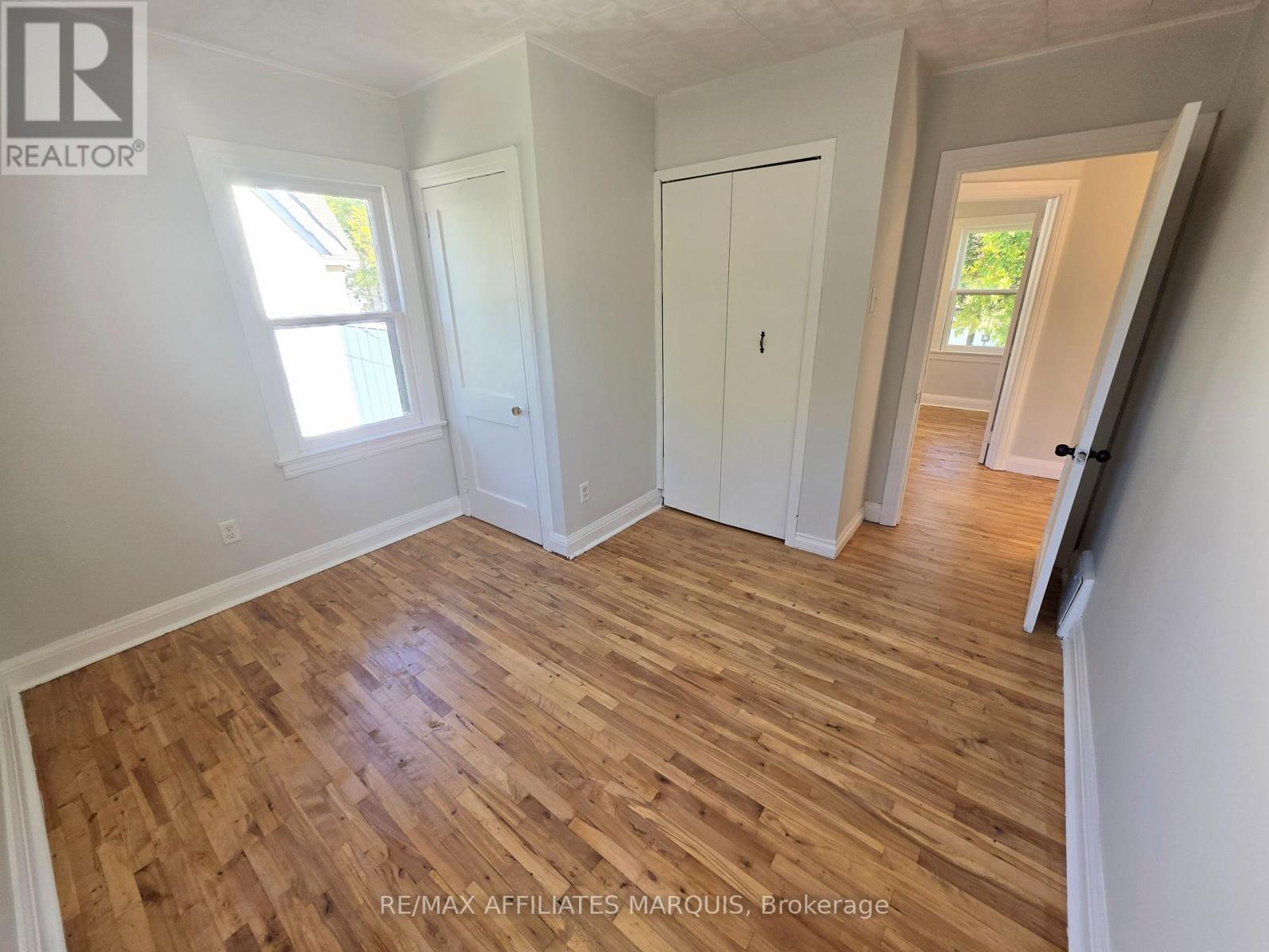 17 Maple Avenue North — photo 32