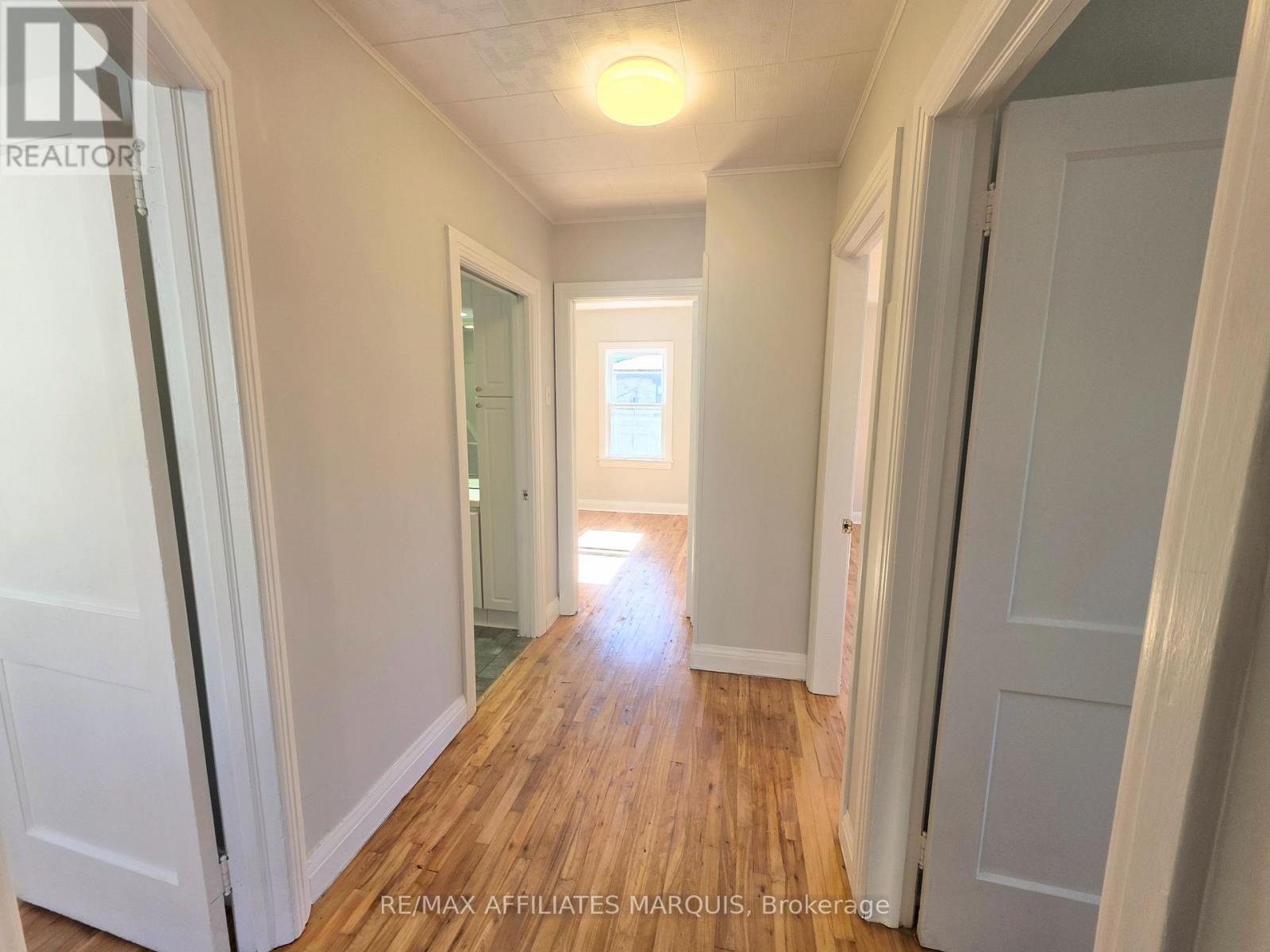 17 Maple Avenue North — photo 35