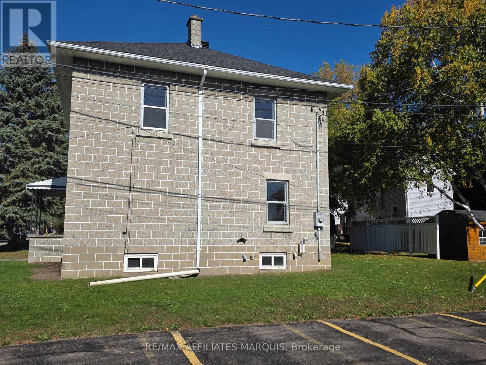 17 Maple Avenue North — photo 4