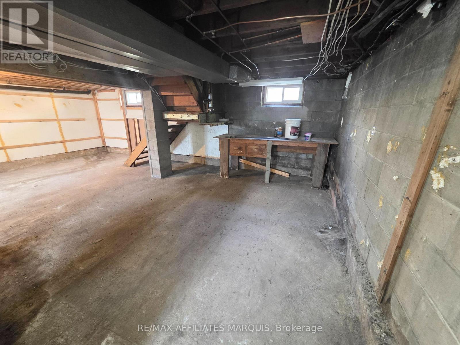 17 Maple Avenue North — photo 43