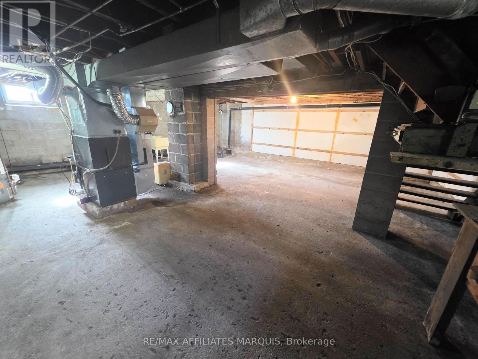 17 Maple Avenue North — photo 44