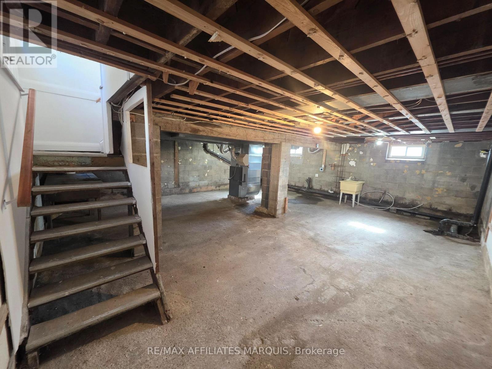 17 Maple Avenue North — photo 45