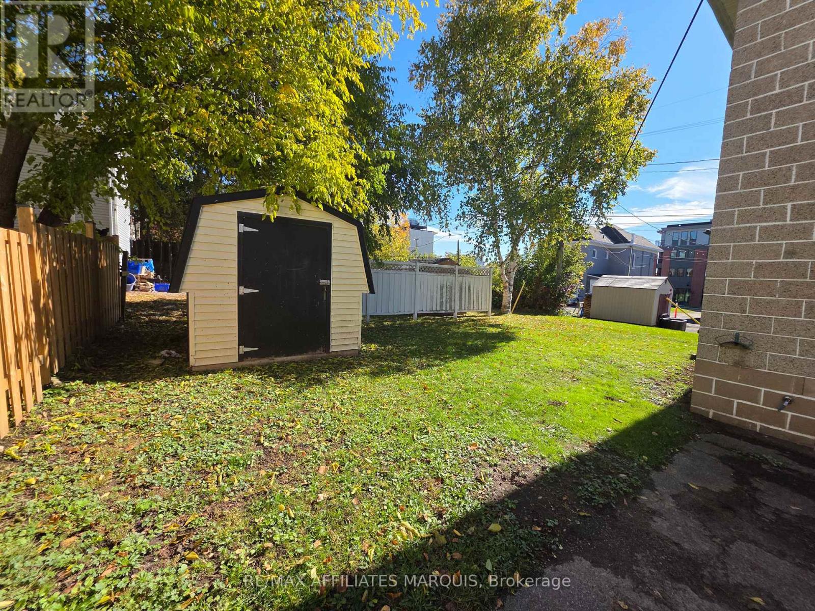 17 Maple Avenue North — photo 7