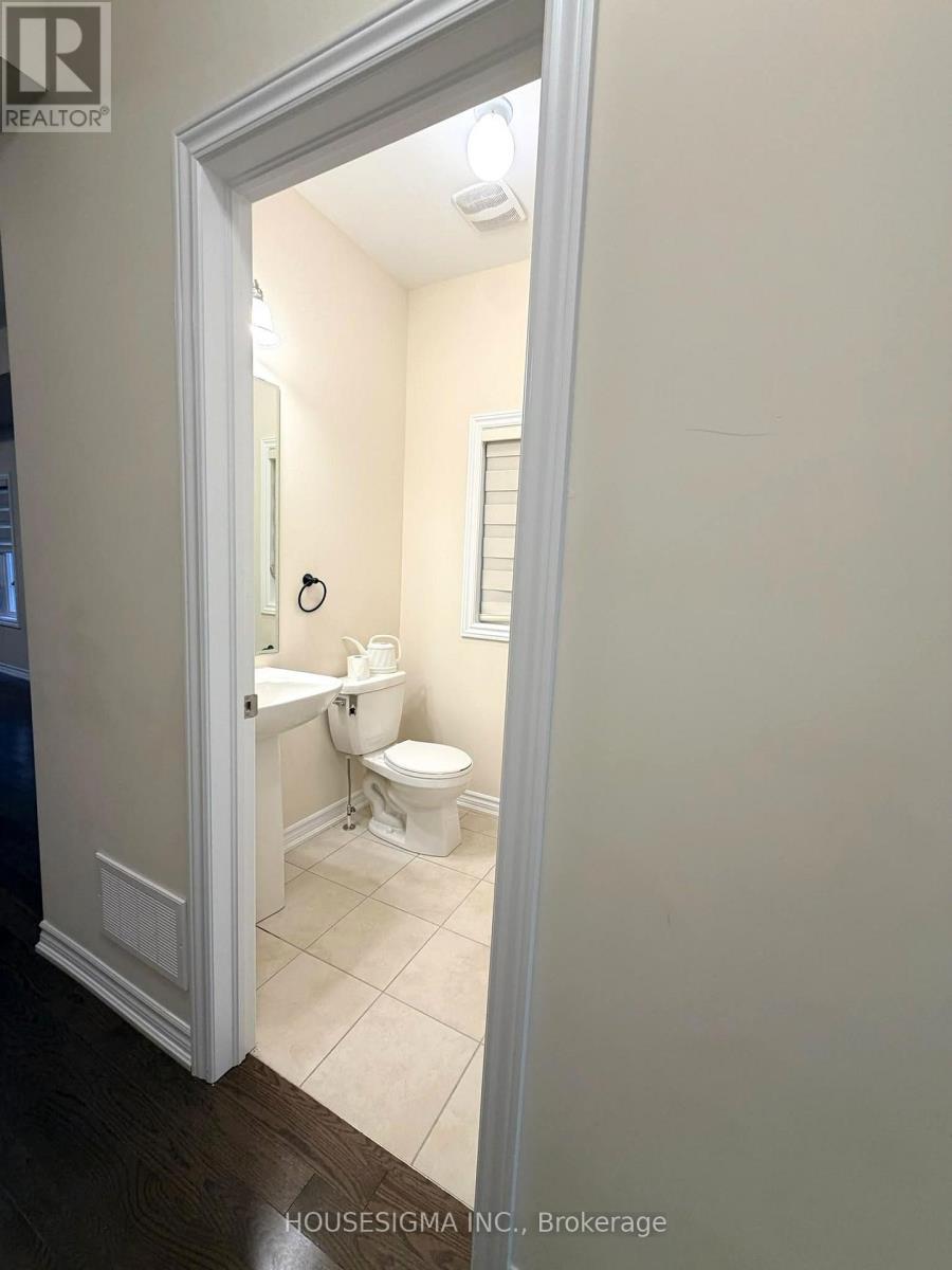 206 Ronald Guscott Street, Oshawa, ON photo 10