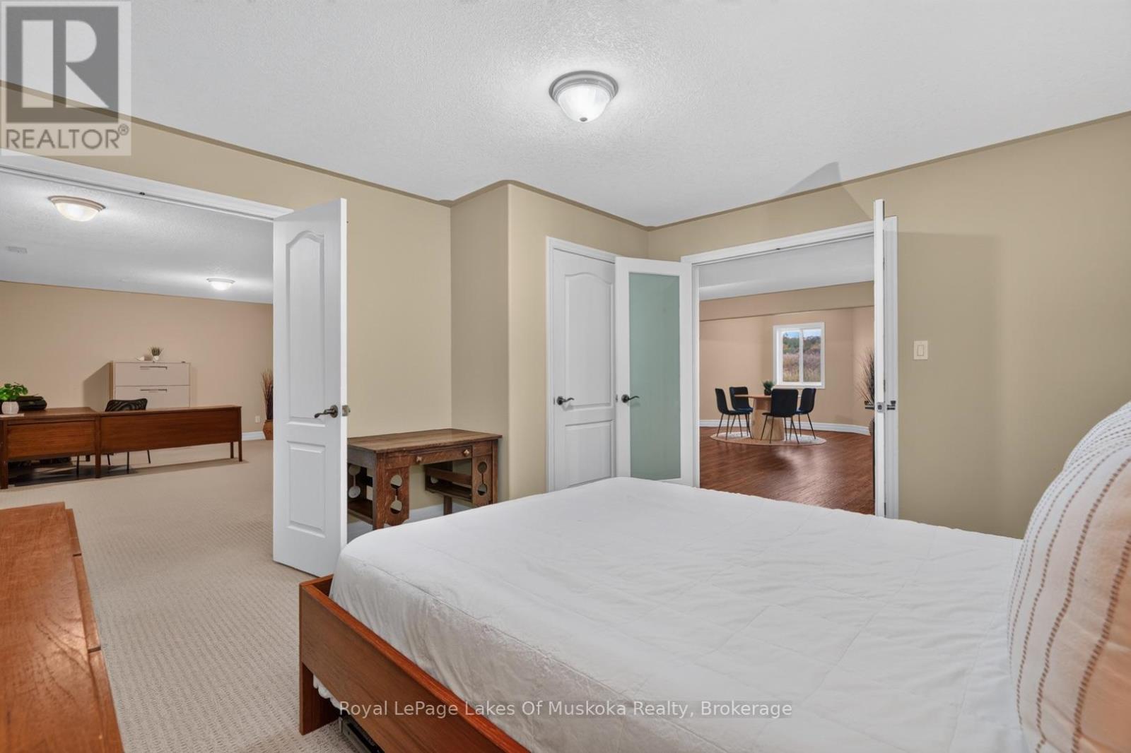 77 LANKIN AVENUE - 34