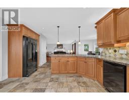 Kitchen - 77 Lankin Avenue, Bracebridge), ON P1L2H1 Photo 14